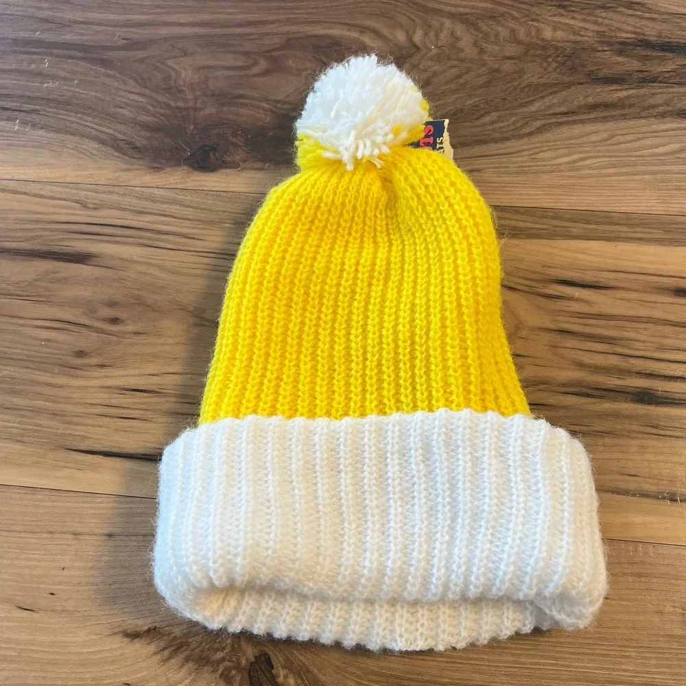 Vintage Rare 1952 Peanuts Lucy Yellow Pom Pom Knit Hat Made In USA Orlon Acrylic